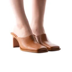 Women L'INTERVALLE Aglaia Tan Leather