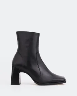 Women L'INTERVALLE Chard Black Leather