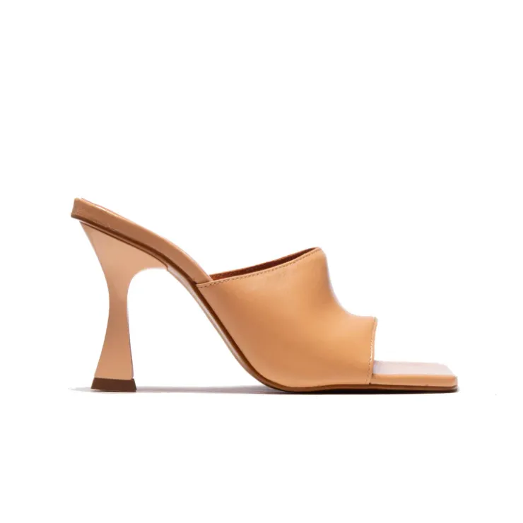 Women L'INTERVALLE Cythera Nude Leather