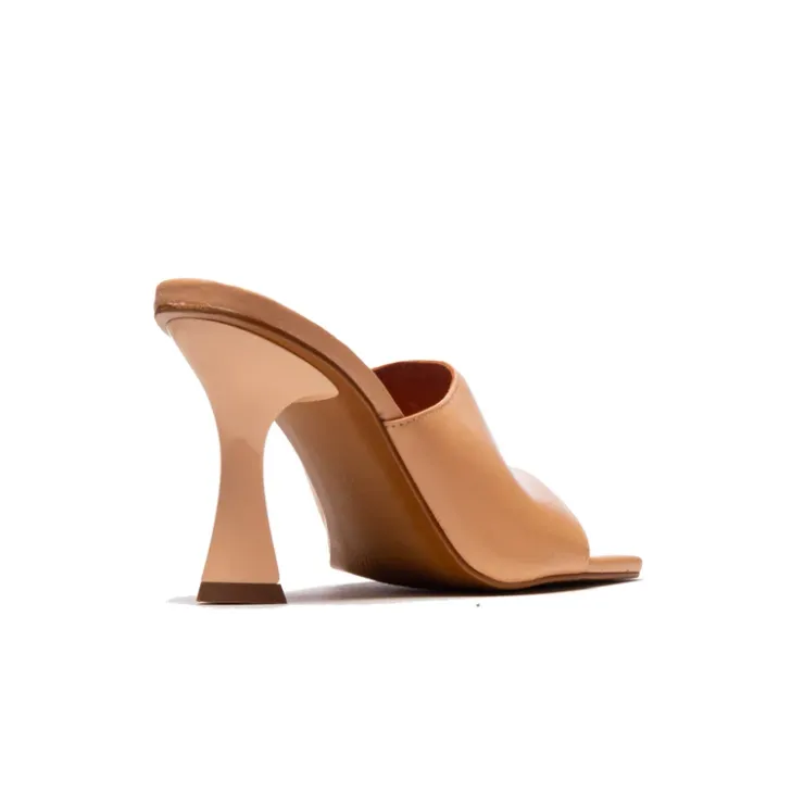 Women L'INTERVALLE Cythera Nude Leather